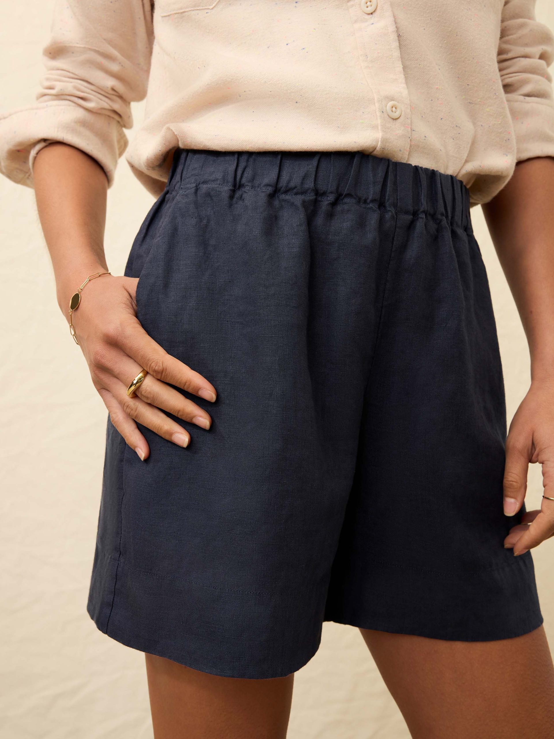 Laguna Linen Bayview Short - Navy - Image 2