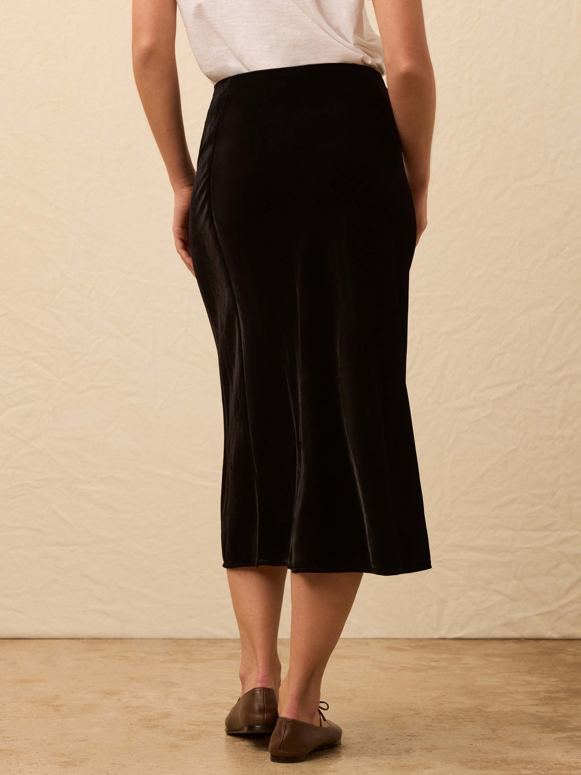 Stretch Silk Velvet Ina Slip Skirt - Black - Image 5