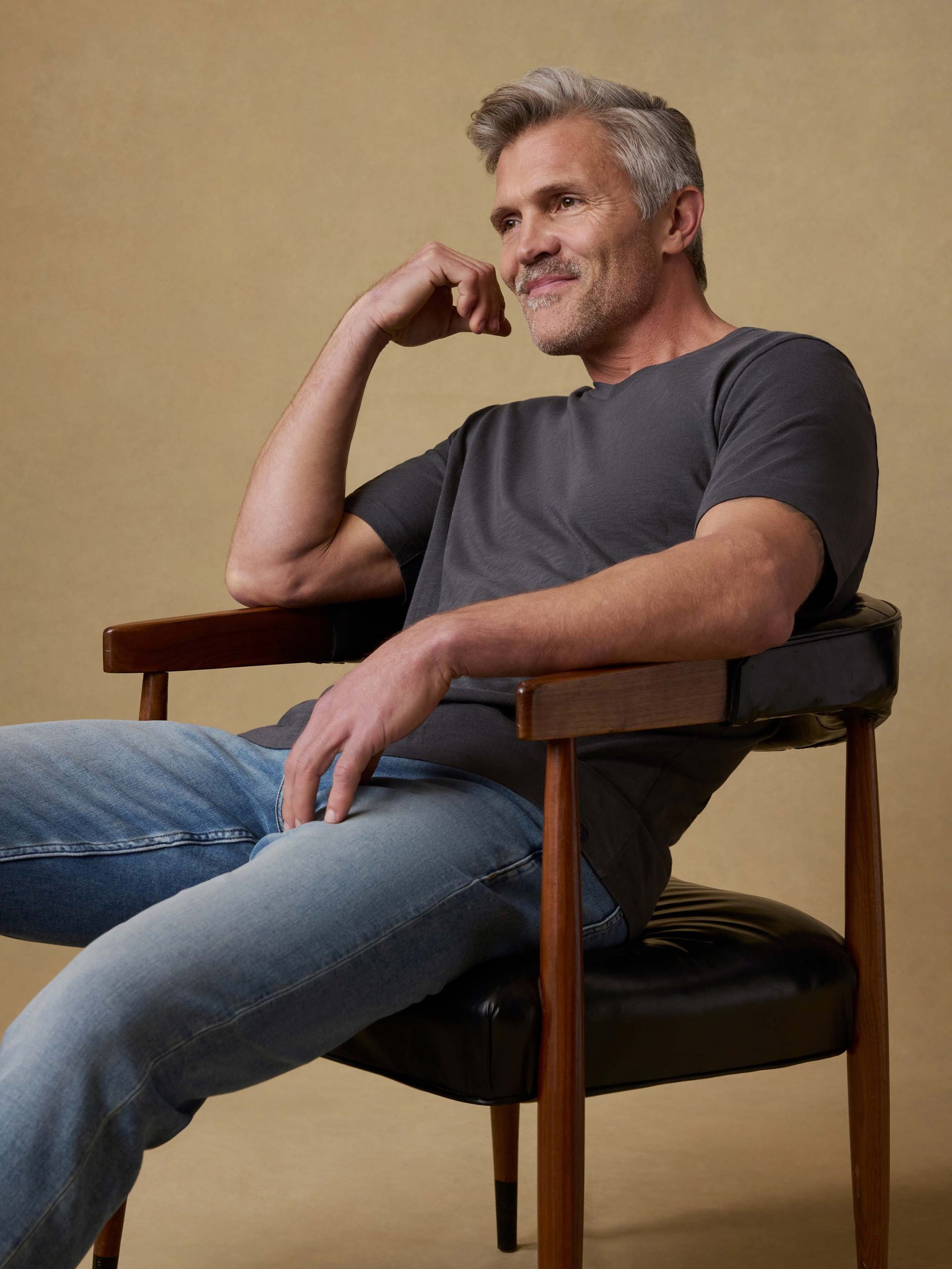 Short-Sleeve Sunwashed Regenerative Cotton V-Neck Tee - Graphite - Image 2